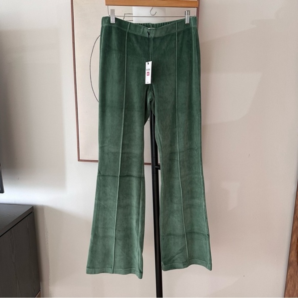 NWT RE/DONE x Hanes Green Velour Flare Pants Pintuck Seam 771-08WFLRPNT Small